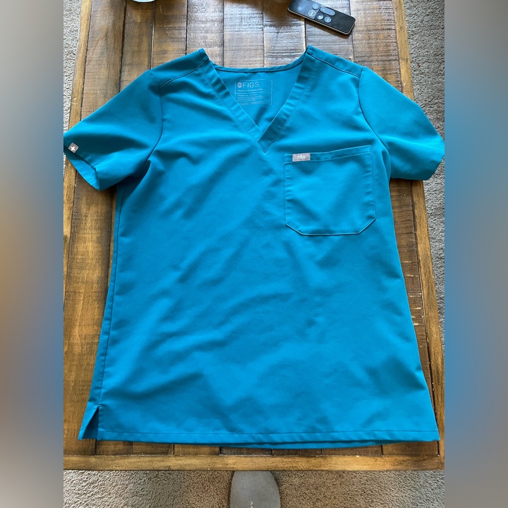 Figs Caribbean Blue Catarina Scrub Top